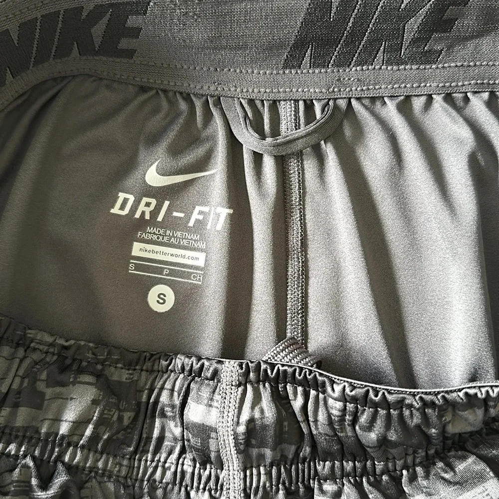 Nike Black & Gray Print Dry-Fit Side Pockets Drawstring Basketball Shorts